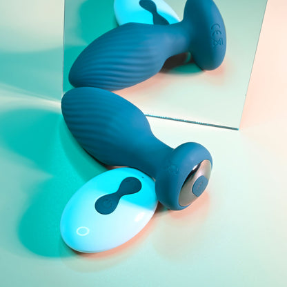 Playboy Pleasure SPINNING TAIL TEASER - Blue 9.7 cm USB Rechargeable Vibrating & Rotating Butt